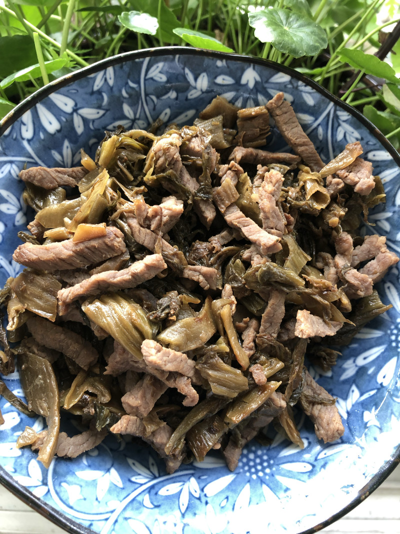 咸菜炒牛肉丝的做法