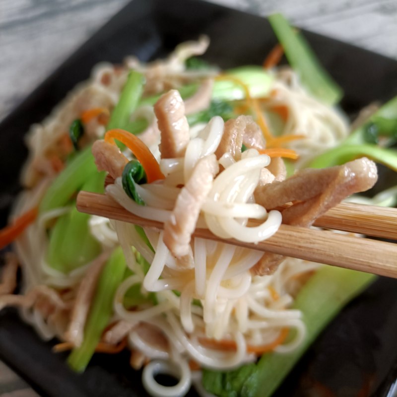 肉丝鸡毛菜炒粉的家常做法 肉丝鸡毛菜炒粉怎么做好吃