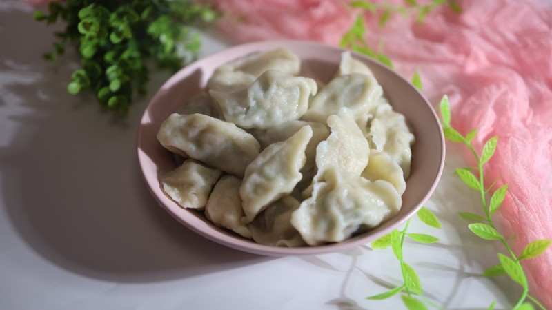 肉末芹菜饺子的做法