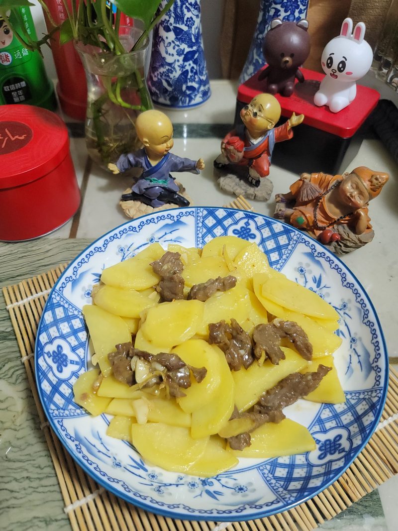 牛肉炒土豆片的做法