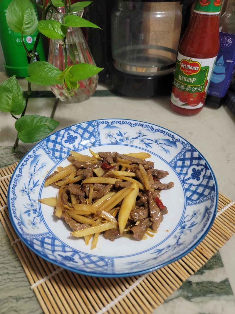 腌酸姜炒鸭肉丝的做法