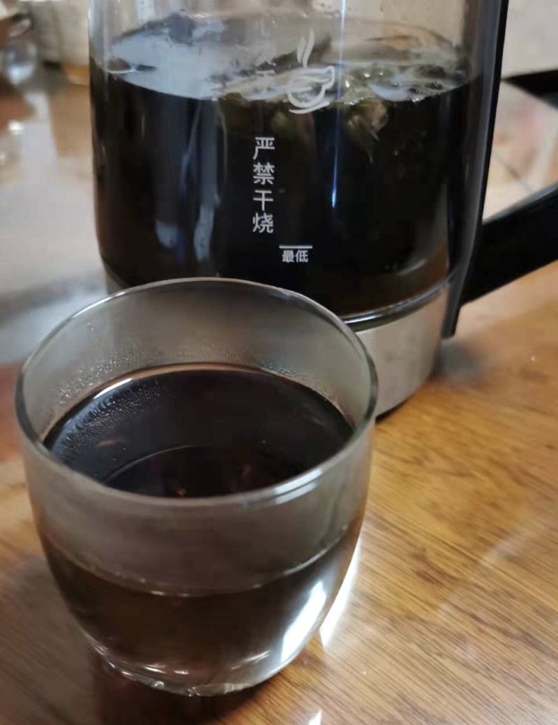 桑葚桦树茸养生茶的做法