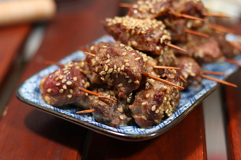 追剧必备的健康小零食--牙签牛肉的做法