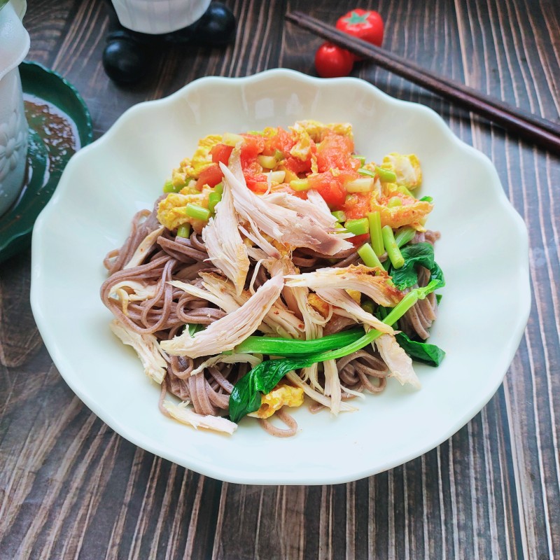 鸡胸肉拌荞麦面的做法