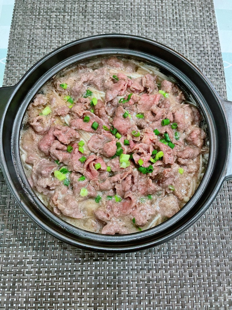 金针菇牛肉煲的做法