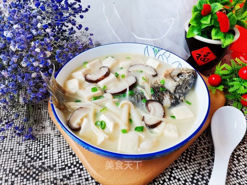 鲫鱼菌菇豆腐汤的做法