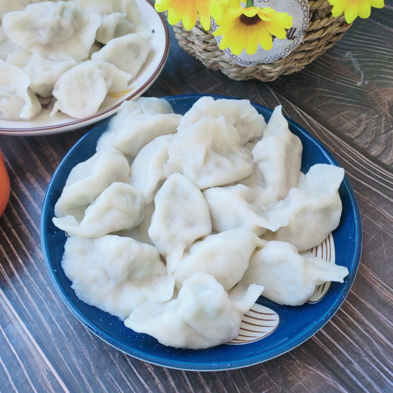 猪肉芹菜水饺的做法