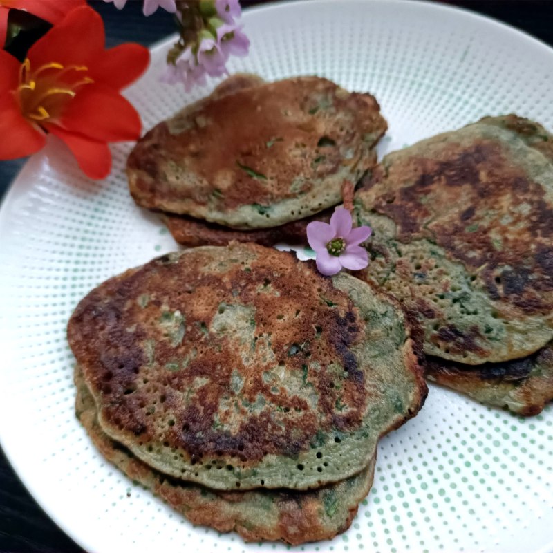 黑芝麻糊苦菜饼的做法