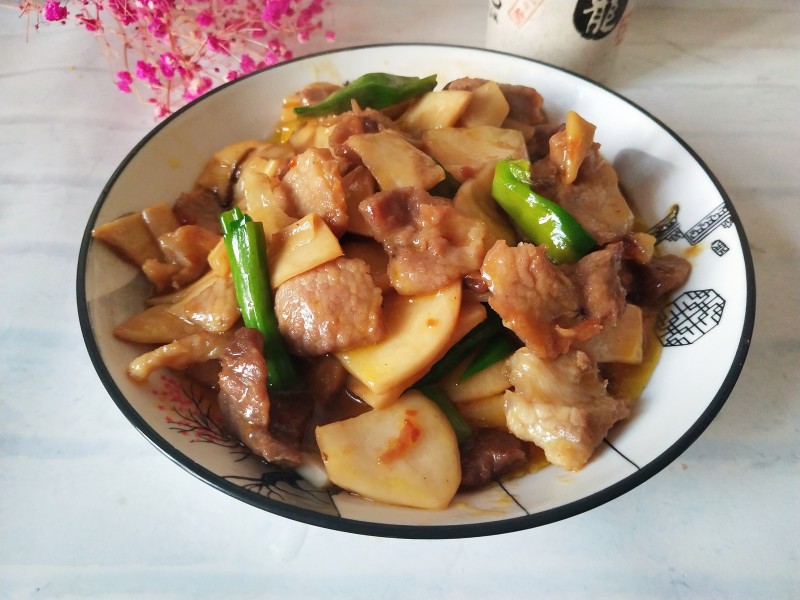 杏鲍菇炒肉的做法