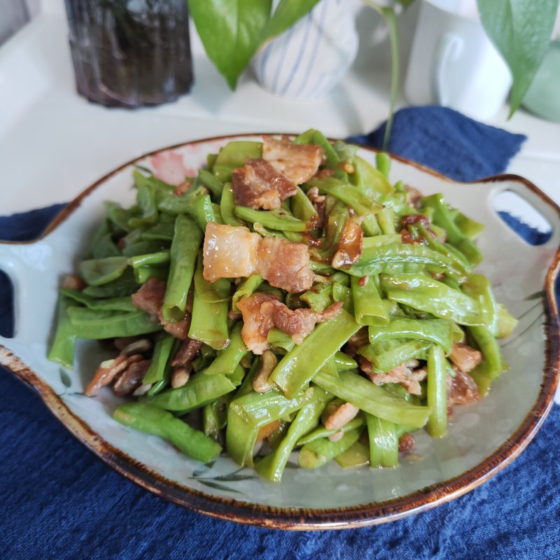 五花肉炒豇豆的做法