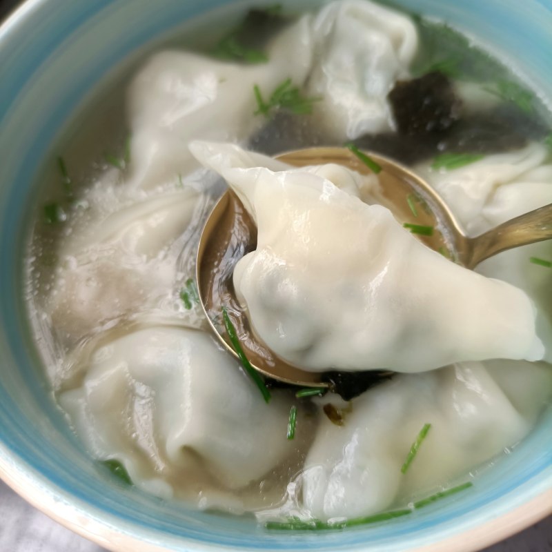 小鸡枞菌野蒜馄饨的做法