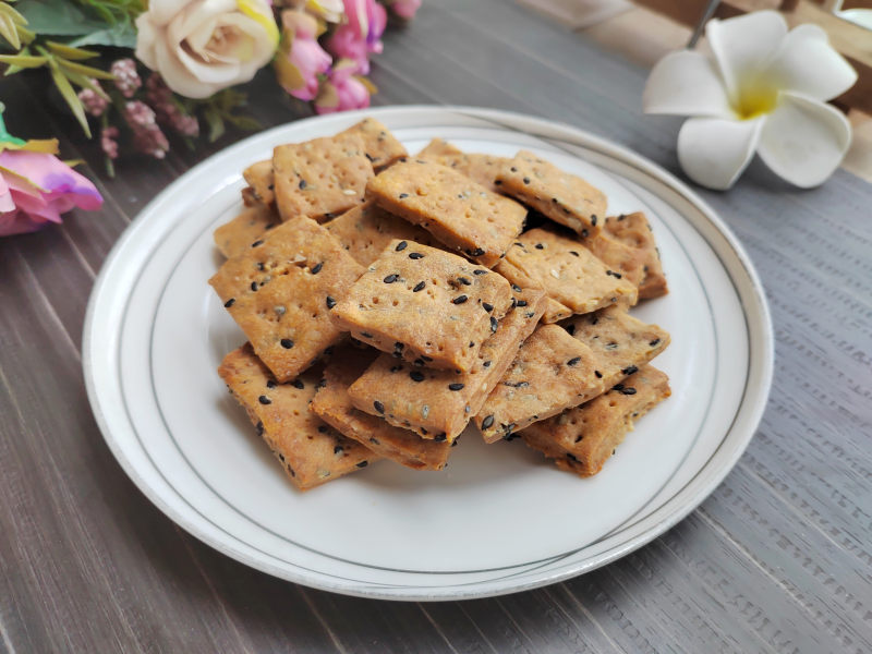 核桃芝麻苏打饼干的做法