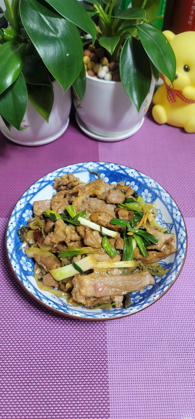 牛肉炒酸菜的做法