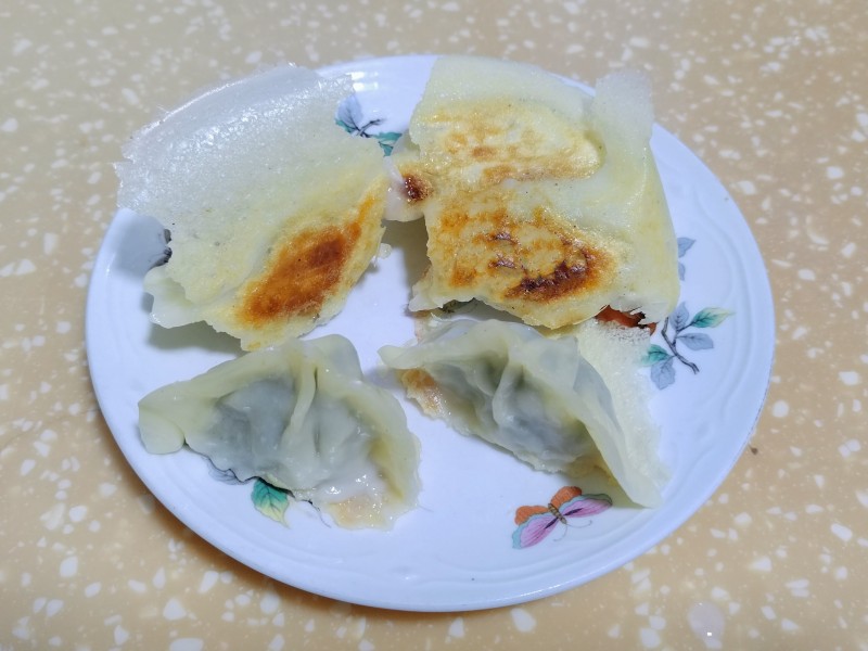 猪肉莲藕荠菜煎饺的做法