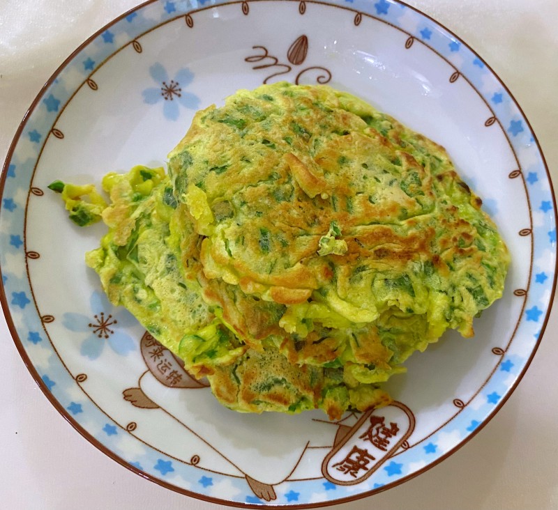 韭菜鸭蛋饼的做法