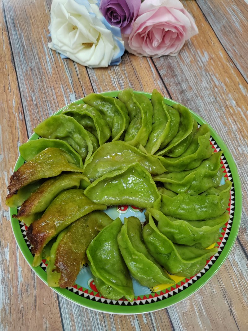 菠菜汁生煎饺的做法