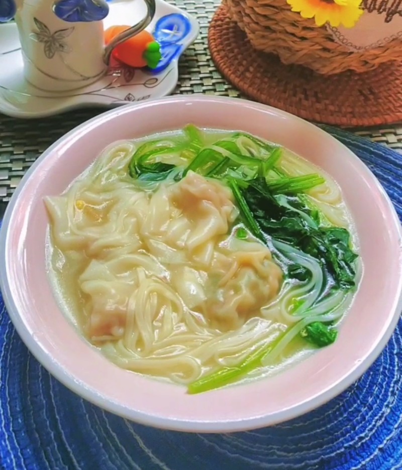 菠菜馄饨汤面的做法