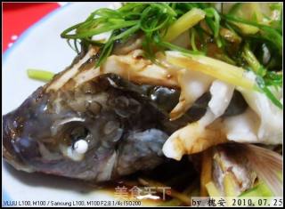粤菜——清蒸（福寿）鱼的做法步骤：9