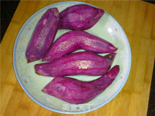 奶香紫薯培根春卷的做法步骤：2