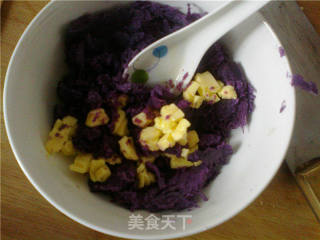 奶香紫薯培根春卷的做法步骤：5