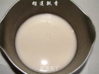 北海道牛奶吐司——面包机版的做法步骤：2