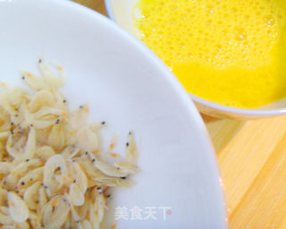 【徽菜】——————韭菜虾皮炒鸡蛋的做法步骤：2
