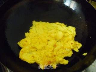 韭菜苔炒银耳鸡蛋的做法步骤：4