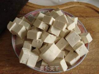 葱油豆腐的做法步骤：1