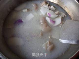 汤浓味美------------萝卜煨猪蹄的做法步骤：8