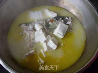 明目补钙---------鱼头豆腐枸杞浓汤的做法步骤：8