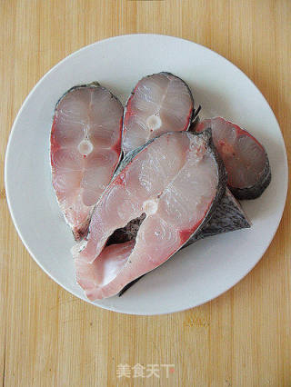 【家常菜】红烧鱼块的做法步骤：2