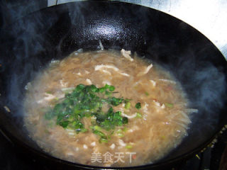 冬季暖身汤---酸辣鸡肉萝卜汤的做法步骤：10