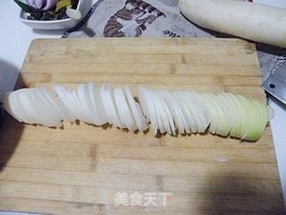 开胃小菜---拉花萝卜的做法步骤：3