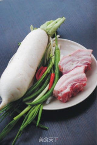 【干锅萝卜】冬季无敌下饭菜的做法步骤：1