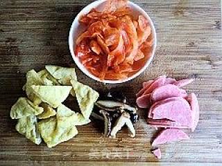 韩式火腿泡菜豆腐汤的做法步骤：3