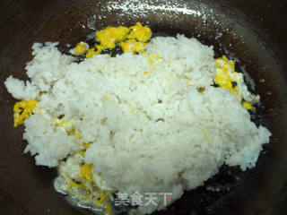 红烧肉青豆蛋炒饭的做法步骤：6