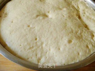 【怡汝私房烘焙】最爱的还是豆沙馅---花样红豆沙面包的做法步骤：2