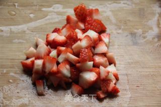【抹茶草莓卷】的做法步骤：21