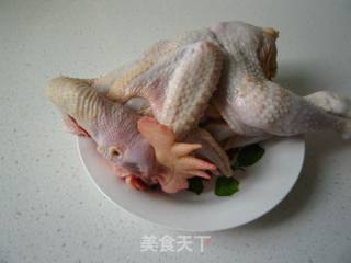主妇独家秘制台湾经典美味--台式三杯鸡的做法步骤：1
