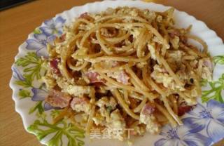 经典意大利餐—培根蛋汁意面 Spaghetti à la carbonara的做法步骤：11