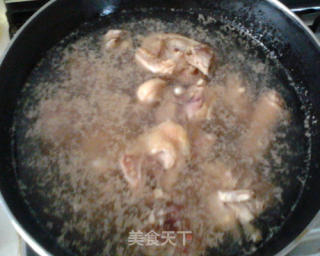 口蘑参鸡汤的做法步骤：2