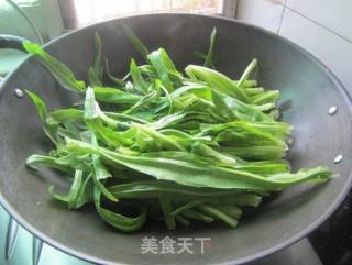 鲮鱼豆豉炒油麦菜的做法步骤：4