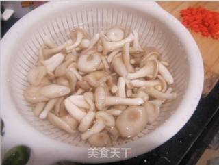 菌菇豌豆海虾汤的做法步骤：6