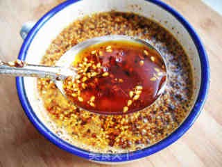 地道川渝人家必备的调味品——红辣椒油的做法步骤：9