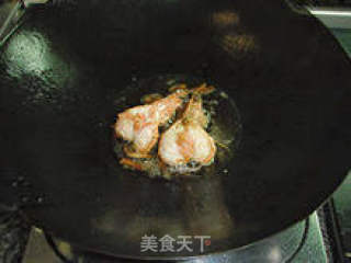 【红酒番茄焖大虾】--- 酥脆的虾、酸甜的酱的做法步骤：6