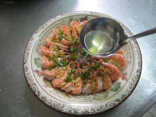 蒜蓉粉丝蒸虾的做法步骤：8