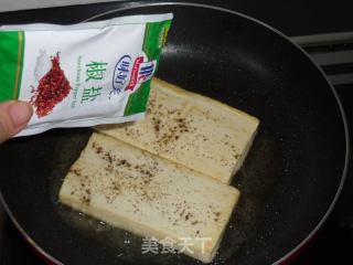 香煎孜然豆腐的做法步骤：4