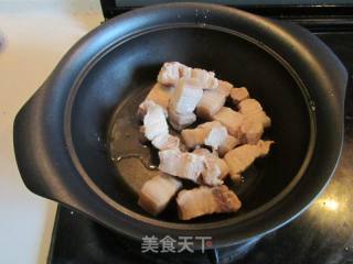 口蘑鹌鹑蛋烧肉的做法步骤：5