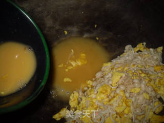 鸡蛋炒金针菇的做法步骤：10
