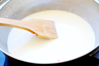 Q感十足的人气甜品——椰丝牛奶小方块的做法步骤：7